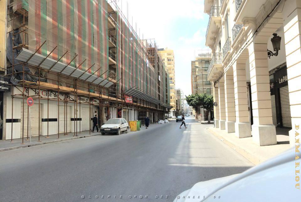 ORAN Rue d'Arzew et la place du Dr Jouty.jpg